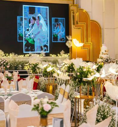 TRANG TRÍ TIỆC CƯỚI NHÀ HÀNG ADORA CENTER